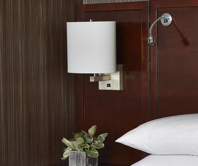 جناح كلوب, Minneapolis Marriott Southwest