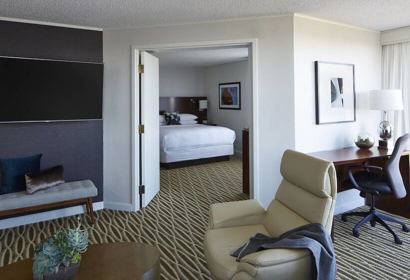 جناح كلوب, Minneapolis Marriott Southwest