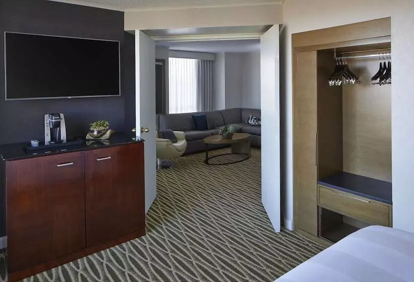 クラブスイート, Minneapolis Marriott Southwest