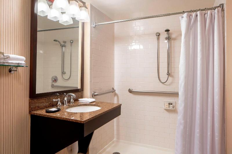 Полулюкс, Sheraton Houston Brookhollow