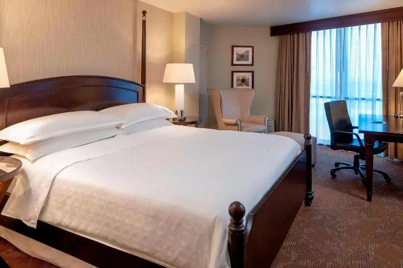 ジュニアスイート, Sheraton Houston Brookhollow