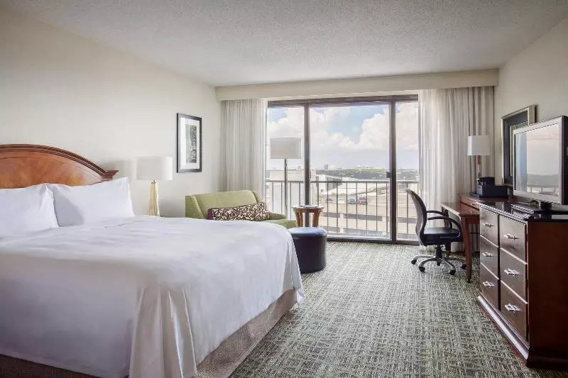 キングサイズベッドのスタンダードルーム, Tampa Airport Marriott