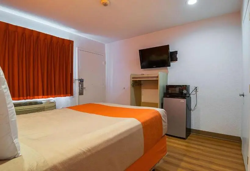 Standard-huone, Motel 6 Lost Hills / Buttonwillow Racetrack