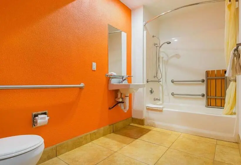 Standard-invahuone, Motel 6 Lost Hills / Buttonwillow Racetrack