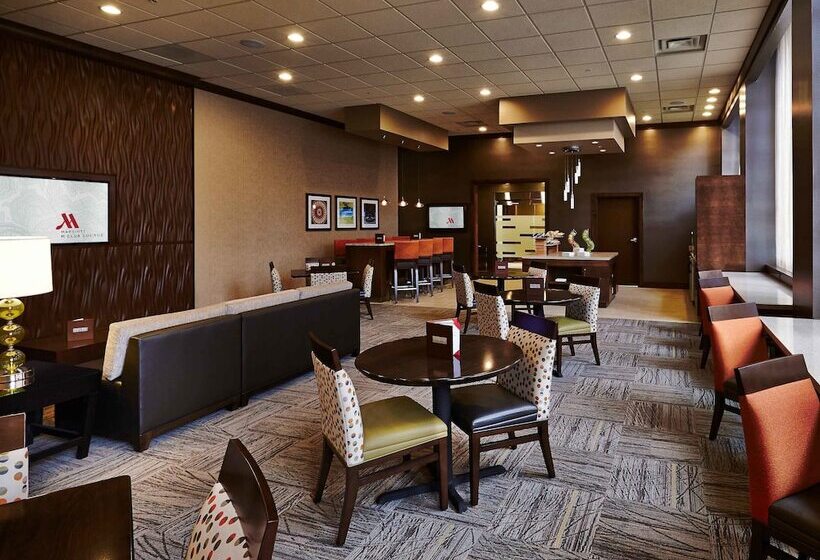 חדר סטנדרט מיטה זוגית, Columbus Airport Marriott