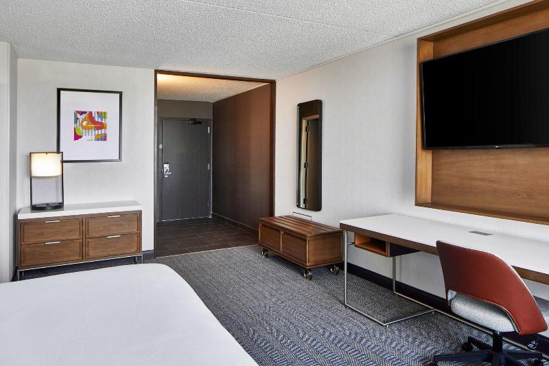 스탠다드 룸 킹사이즈 침대, Courtyard By Marriott Detroit Downtown