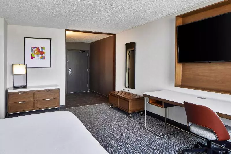 اتاق استاندارد با تخت بزرگ, Courtyard By Marriott Detroit Downtown