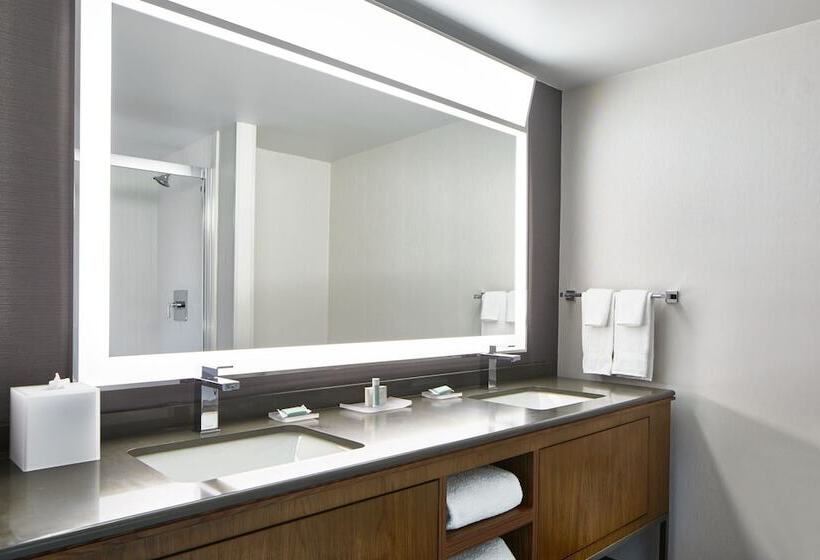 이그제큐티브 룸, Courtyard By Marriott Detroit Downtown