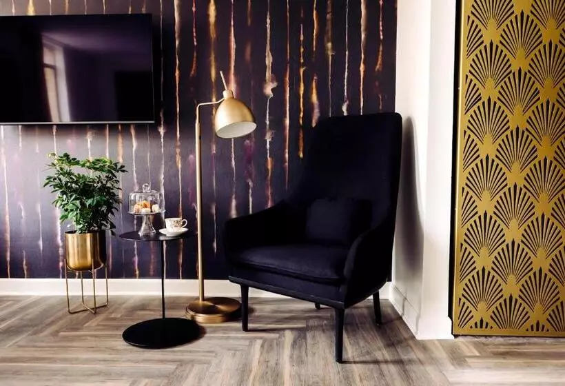 سوئیت با تخت بزرگ, Deco