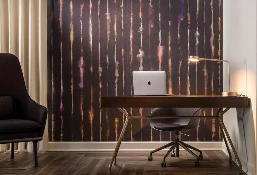 اتاق استاندارد با تخت بزرگ برای معلولان, Deco