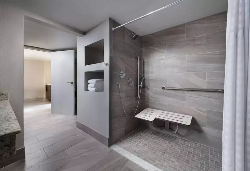 身障者適用スイートルーム, Embassy Suites By Hilton Tucson East
