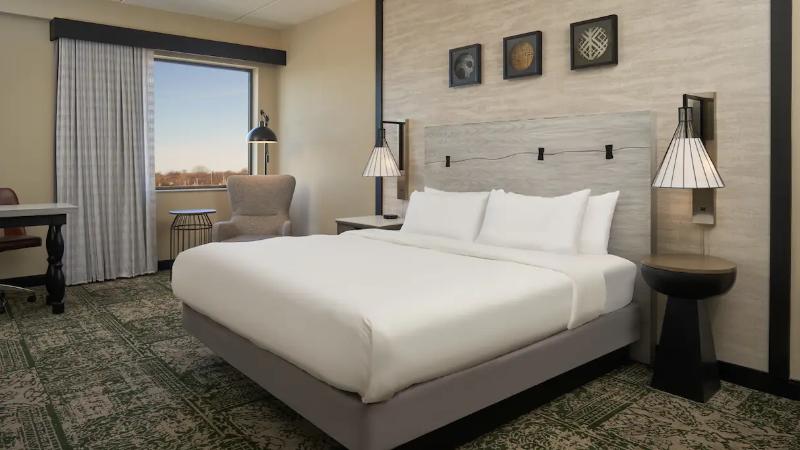 适合残疾人使用的标准间, Hilton Appleton Paper Valley