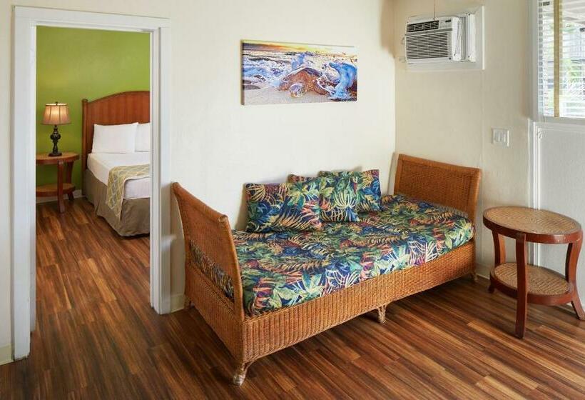 جناح, Pacific Marina Inn