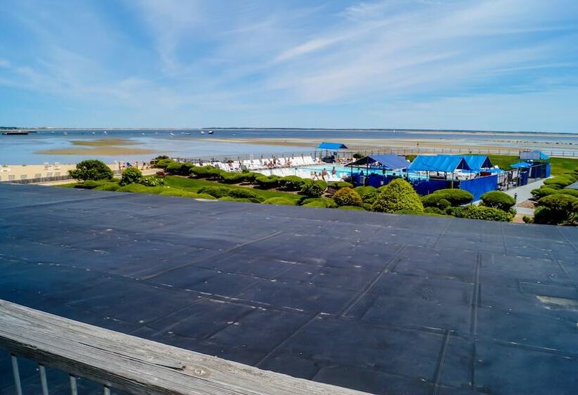 带2个双人床的标准工作室, Provincetown Inn