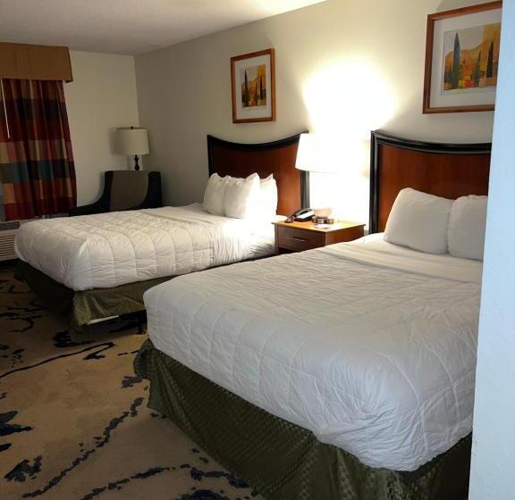 장애인을 위한 스탠다드 룸, Quality Inn And Conference Center Greeley Downtown