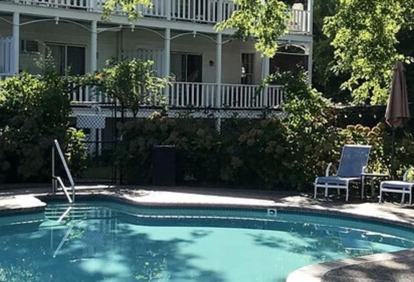 חדר דלוקס, Queen Anne Inn