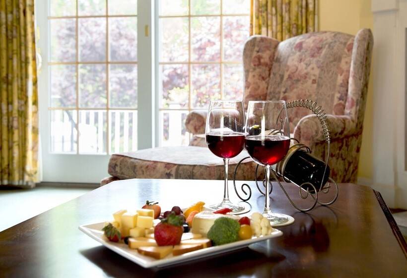 חדר דלוקס, Queen Anne Inn