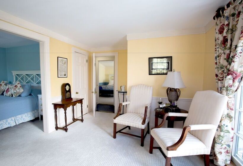 חדר דלוקס, Queen Anne Inn