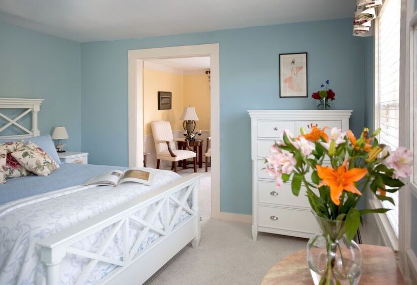 חדר דלוקס, Queen Anne Inn