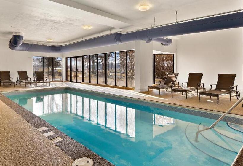 スタンダードルーム, Rl Cleveland Airport West