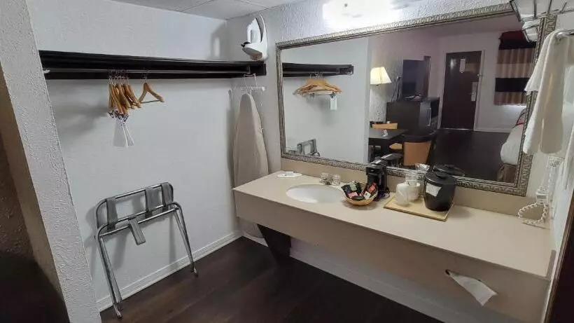 اتاق استاندارد, Ramada By Wyndham Mountain Home