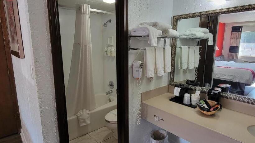 غرفة قياسية سرير كينج, Ramada By Wyndham Mountain Home