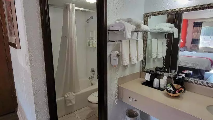 اتاق استاندارد با تخت بزرگ, Ramada By Wyndham Mountain Home