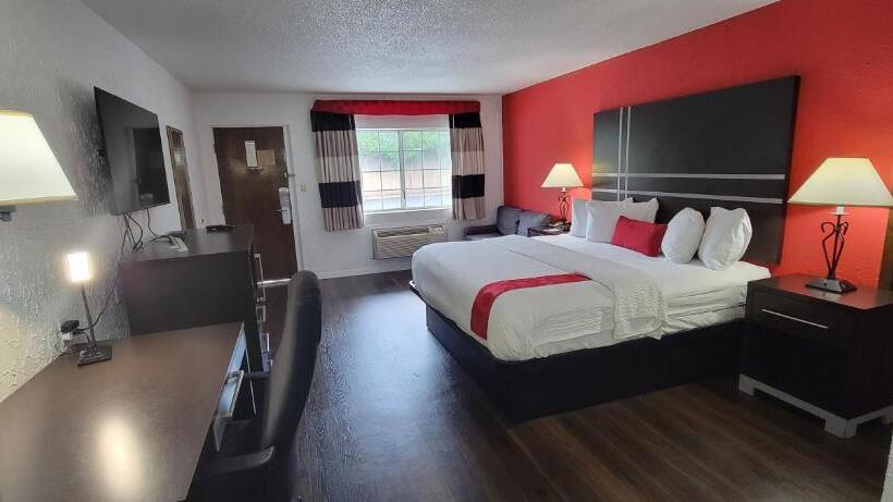 غرفة قياسية سرير كينج, Ramada By Wyndham Mountain Home