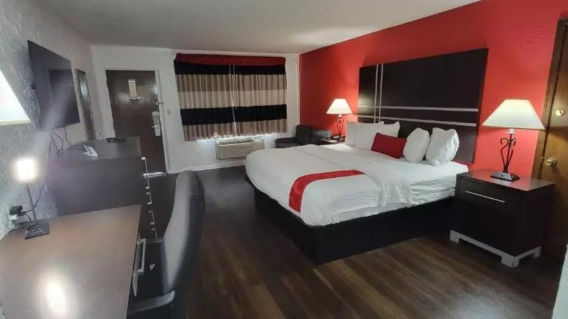اتاق استاندارد با تخت بزرگ, Ramada By Wyndham Mountain Home