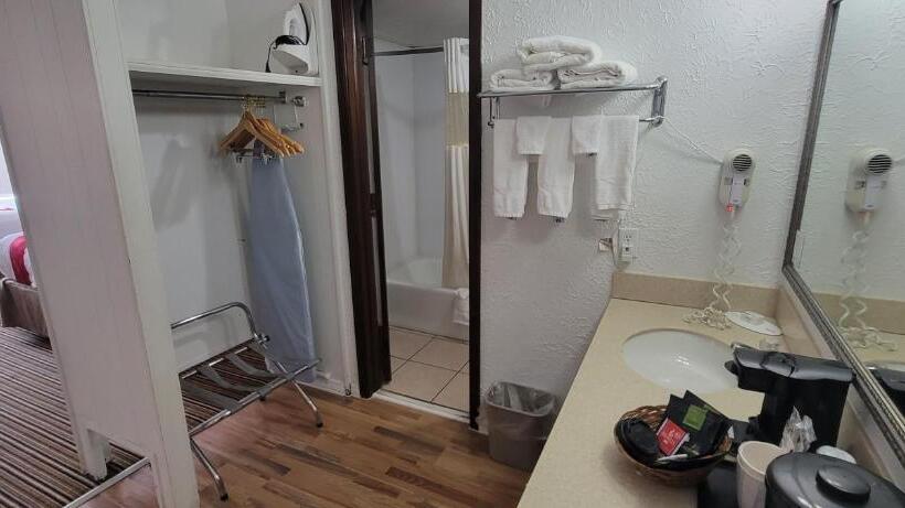 غرفة قياسية, Ramada By Wyndham Mountain Home