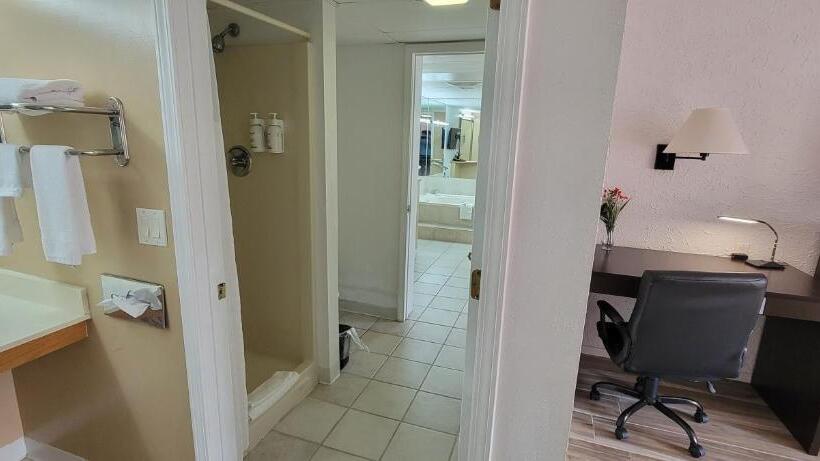 جناح ديلوكس سرير كينج, Ramada By Wyndham Mountain Home