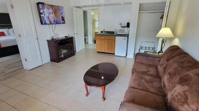 חדר דלוקס עם מיטת קינג, Ramada By Wyndham Mountain Home