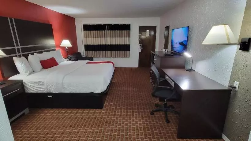 اتاق لوکس با تخت بزرگ, Ramada By Wyndham Mountain Home