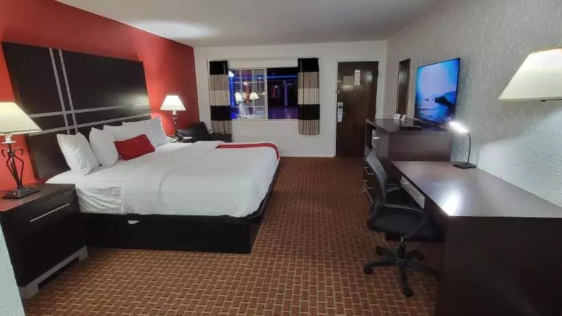 اتاق لوکس با تخت بزرگ, Ramada By Wyndham Mountain Home