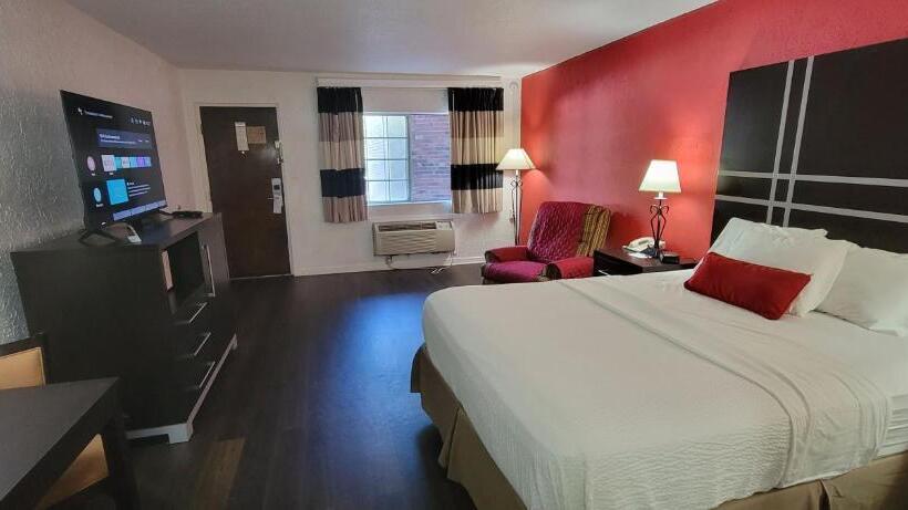 غرفة قياسية سرير ملكى لذوى الإحتياجات الخاصة, Ramada By Wyndham Mountain Home