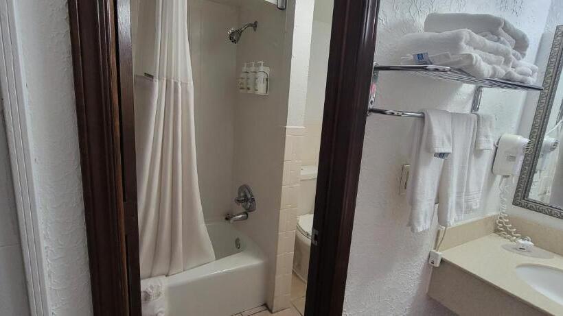 جناح سرير كينج, Ramada By Wyndham Mountain Home