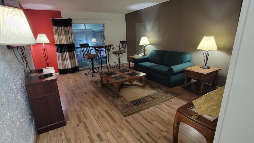 جناح سرير كينج, Ramada By Wyndham Mountain Home