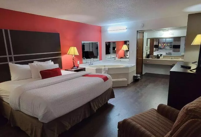 اتاق استاندارد با تخت بزرگ برای معلولان, Ramada By Wyndham Mountain Home