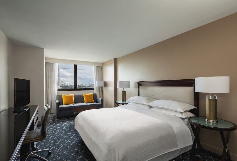 חדר קלאב, Sheraton Norfolk Waterside