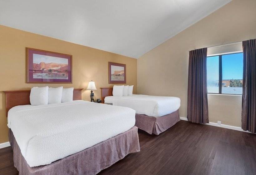 جناح, Clarion Inn