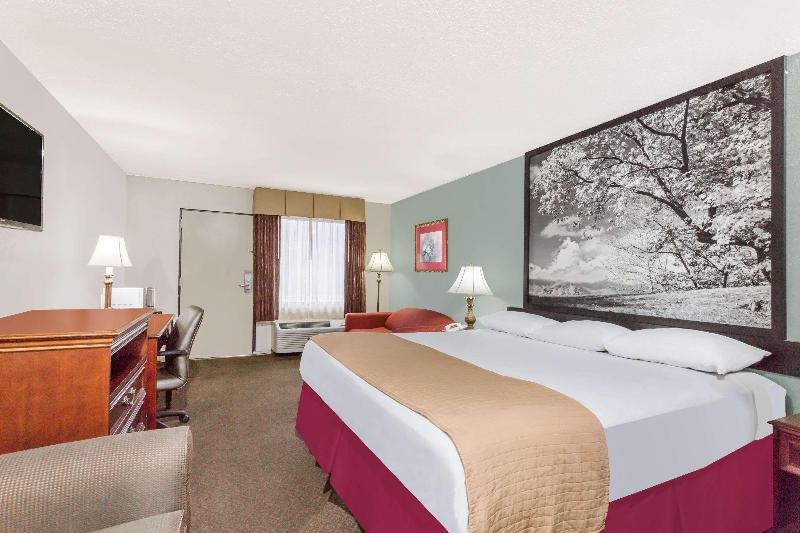 غرفة قياسية سرير كينج, Super 8 By Wyndham Garysburg/roanoke Rapids