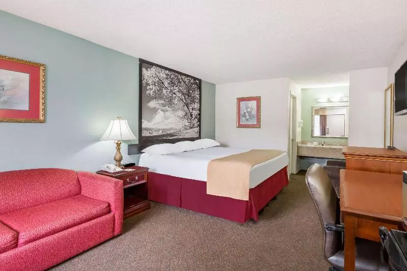 キングサイズベッドのスタンダードルーム, Super 8 By Wyndham Garysburg/roanoke Rapids