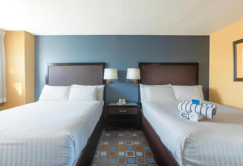 سوییت, The Nautical Beachfront Resort