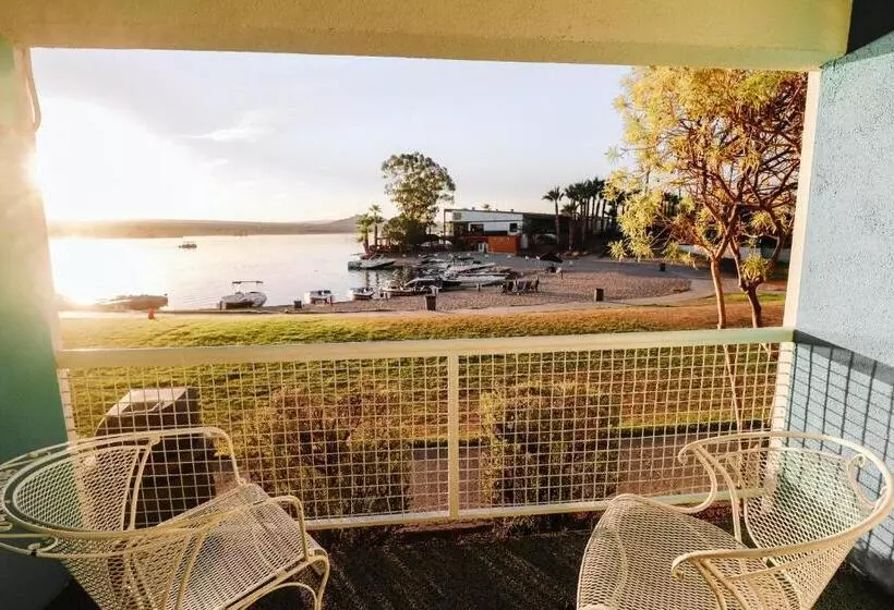 اتاق استاندارد, The Nautical Beachfront Resort
