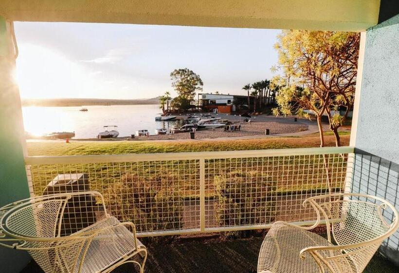 اتاق استاندارد با تخت بزرگ, The Nautical Beachfront Resort