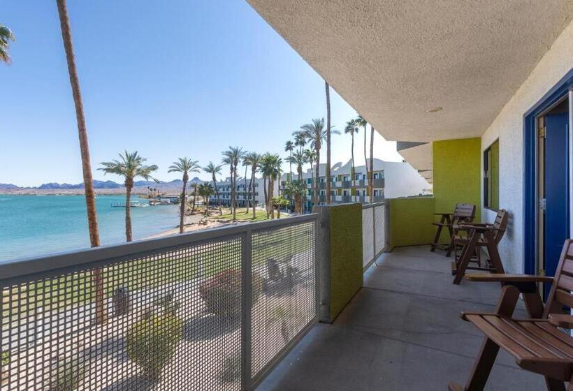 سوئیت با تخت بزرگ, The Nautical Beachfront Resort