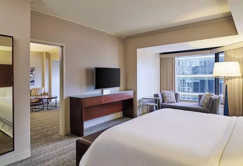 اتاق لوکس با چشمانداز شهر, The Westin Chicago River North