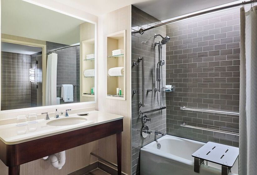 디럭스 스위트, The Westin Chicago River North