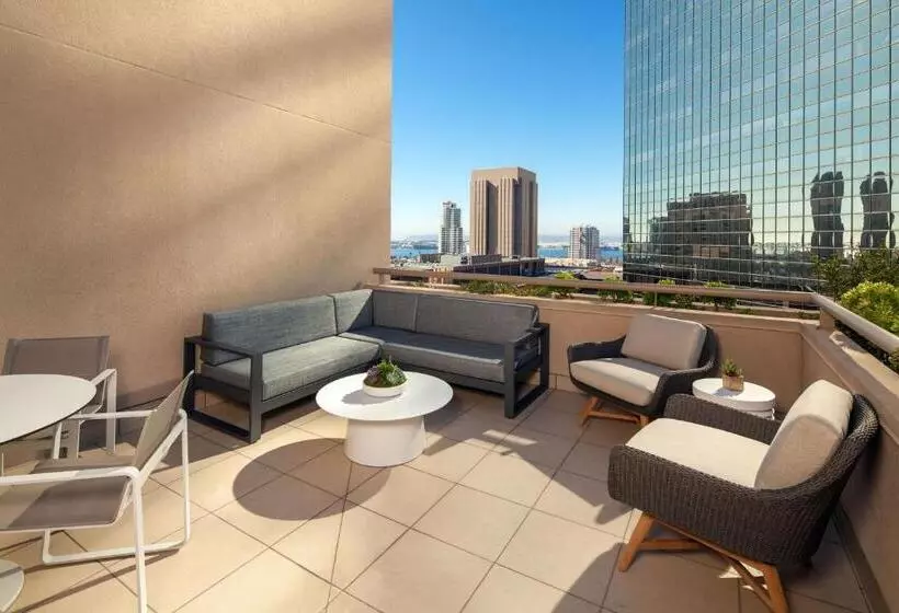 سوییت جونیور با چشم‌انداز شهر, The Westin San Diego Gaslamp Quarter