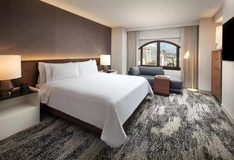 سوئیت اجرایی با تخت کینگ, The Westin San Diego Gaslamp Quarter